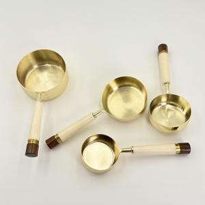 Juego de Tazas y Cucharas Medidoras de Acero Inoxidable con Mango de Resina Blanca, Herramientas para Hornear, Cuchara Medidora de Café, Accesorios para Bartending - Product Image 3