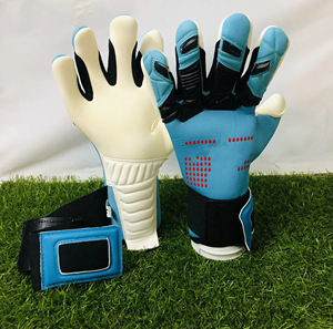 ถุงมือผู้รักษาประตูฟุตบอลออกแบบเองอย่างมืออาชีพ วัสดุ PU ราคาประหยัด สำหรับเยาวชนและผู้ใหญ่ ป้องกันนิ้วมือ - Product Image 1