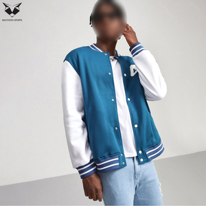 Chaqueta de Béisbol Universitaria con Bolsillos, Diseño Moderno con Estampado en Contraste Azul y Blanco, Letras y Frases en Inglés, Estilo Urbano - Product Image 5