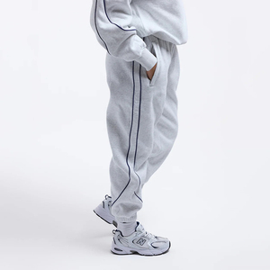 Premium Quality Fabric Wholesale Custom Women's Winter Sweatpants <b>Fleece</b> <b>Jogger</b> With Side Stripe Elastic Waist Streetwear Bottom - Product Image 4