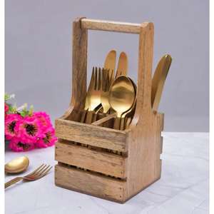 Accessoires de table : Panier de service en bois pour couverts, serviettes, salière et poivrière – Écologique pour une mise en place de table élégante - Product Image 1