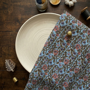 Tela de Algodón con Estampado de Enredaderas Florales, Color Azul Claro, Estampado a Mano, Tela Suave y Ligera para Confección de Kurtis y Vestidos - Product Image 5