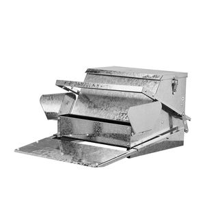 Mangiatoia per Pollame a Pedale di Grande Capacità con Coperchio Bloccabile, Dispenser di Cibo per Esterni Resistente alle Intemperie in Acciaio Zincato per Alimentazione di Galline da Fattoria - Product Image 1