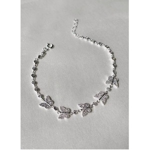 Bracelet en moissanite écologique pour femme, design luxueux, idéal pour mariage, fête, anniversaire, disponible à la vente - Product Image 1