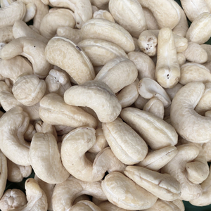 Vente Flash : Noix de cajou brutes de haute qualité W180, comestibles, durée de conservation de 24 mois, entreprise Vietnam Santigo - Product Image 1