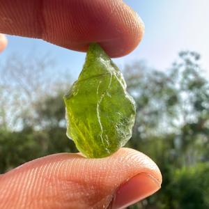 Peridoto Natural en Bruto, Cristal Suelto, Piedra Preciosa Verde, Piedra Curativa, Proveedor Mayorista para la Fabricación de Joyas - Product Image 2