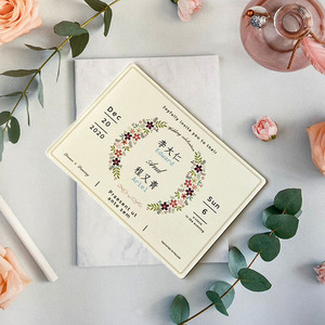 Tarjeta de Invitación Impermeable de Plástico Impresa en Offset CMYK con Estampado Dorado de 2 mm de Grosor, Económica y al por Mayor, para Bodas en Interiores y Exteriores - Product Image 1