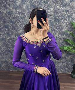 Kurti en coton et soie Rangoli fantaisie, brodé à la main, avec dupatta, pour tenue de fête, séchage rapide, prix de gros, vêtement ethnique, violet - Product Image 4