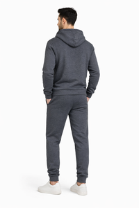 Conjunto Deportivo para Hombre, Sudadera con Capucha y Pantalones Jogger en Gris Carbón Premium, con Diseño Minimalista para Comodidad Diaria - Product Image 3