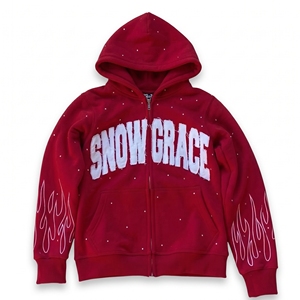 Sudadera con capucha roja Snow Grace, con cremallera, forro polar, detalles de pedrería y mangas con estampado de llamas - Product Image 1