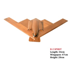 Modèle d'avion en bois artisanal, taille personnalisée, modèles d'avion et d'hélicoptère en bois pour la décoration et les souvenirs en provenance du Vietnam - Product Image 5