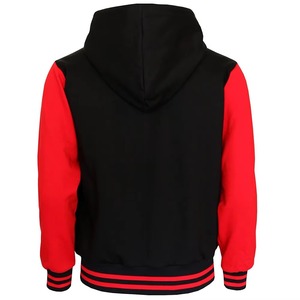 Blouson universitaire à capuche noir et rouge pour homme en coton molletonné avec boutons-pression, style Letterman, streetwear, vêtement d'extérieur, fournisseur OEM - Product Image 1