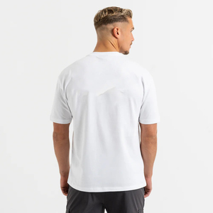 Camiseta de Algodón de Alta Calidad para Hombre, Personalizada, con Impresión Gráfica DTG Premium y Logotipo con Patrón Sólido - Product Image 2