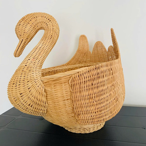 Panier de rangement bohème en rotin écologique en forme de cygne, tressé à la main, adorable organiseur de fruits pour la maison, l'hôtel, la station balnéaire, la chambre d'enfant et la crèche - Product Image 2