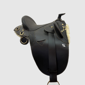 Selle australienne de haute qualité en cuir naturel souple, confortable, à assise profonde, personnalisable, avec quincaillerie nickelée pour cheval - Product Image 1