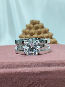 Bague en argent 925 avec diamant taille ronde serti griffe |   Bague de fiançailles classique |   Cadeau d'anniversaire de mariage pour elle - Product Image 1
