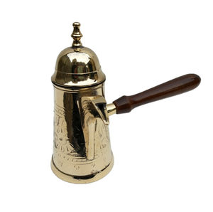 Tetera de aluminio y cobre martillada con mango de madera, que representa la tradición, para té y café. - Product Image 6