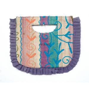 Sac à bandoulière messager en coton Kantha fait main de style bohème pour femme, fermeture magnétique, écologique, léger, avec dragonne - Product Image 1