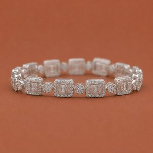 Luxuriöses Silber-Moissanit-Diamant-Gliederarmband mit geometrischen quadratischen Gliedern und Pavé-Set-Details für Herren - Product Image 1