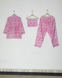 Ensemble de pyjamas vintage en coton imprimé à la main avec col rabattu, respirant, pour l'été, fourni par un exportateur indien - Product Image 3