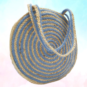 Bolsos compactos de cuerda trenzada de yute y algodón, ideales para viajes ocupados y recados rápidos en la ciudad, perfectos para compras y compras de comestibles. - Product Image 3