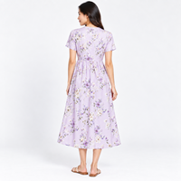 Robe midi florale lavande pour femme, manches courtes, col fendu, coupe trapèze, avec poches, décontractée, pour l'été, vente en gros, OEM, ODM, vêtements de mode