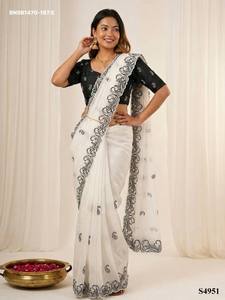 Best Quality Crunchy Silk with Thread-Embroidered Paisley Design & Cut-Border <b>Saree</b>-<b>Blouse</b> Collection Manufacturer from Surat - Product Image 2