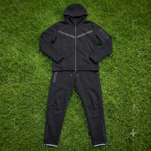 Conjunto Deportivo Unisex con Capucha Negra, Cierre Completo, Bolsillo Oculto, Transpirable, 100% Nailon, Resistente, Corte Regular, Estilo Deportivo para Verano - Product Image 3