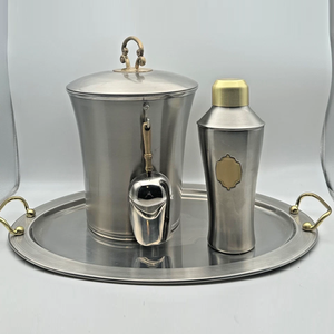 Seau à glace en métal brossé avec couvercle et poignée métalliques ornés, et pelle, silhouette évasée isolée, article de bar de luxe premium - Product Image 6
