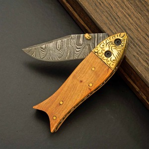 Cuchillo de Bolsillo Plegable Personalizado Hecho a Mano, Diseño ODM/OEM, Acero de Damasco, Hoja Plana, 7.5 Pulgadas, con Funda de Madera, Latón y Cuero - Product Image 3