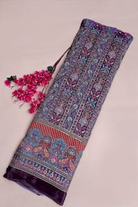 Tissu imprimé à rayures florales violettes avec bordure décorative pour la confection de robes Kurti, tissu pour vêtements ethniques. - Product Image 5