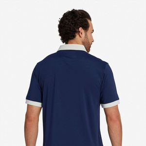 Chemise de golf élégante et tendance pour homme avec col contrastant, tricotée 100 % coton, motif uni, détail poche pour un look de parcours unique - Product Image 2