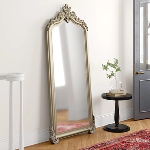 Miroir pleine longueur design pour coin de dressing, pièce de style, espace photo et selfie, et présentoir de boutique, d'Inde - Product Image 1