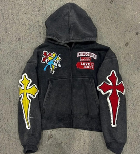 Sudadera con capucha negra de 500 g/m² para hombre, con cremallera, lavado ácido, estampado de araña, logo oversize y pedrería, personalizada para fabricantes. - Product Image 3