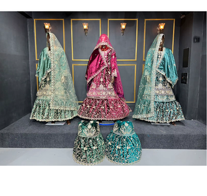 Gharara de novia de terciopelo Grand Veer Zara con dupatta, vuelo amplio y detalles de piedras Jarkan para ropa nupcial - Product Image 5