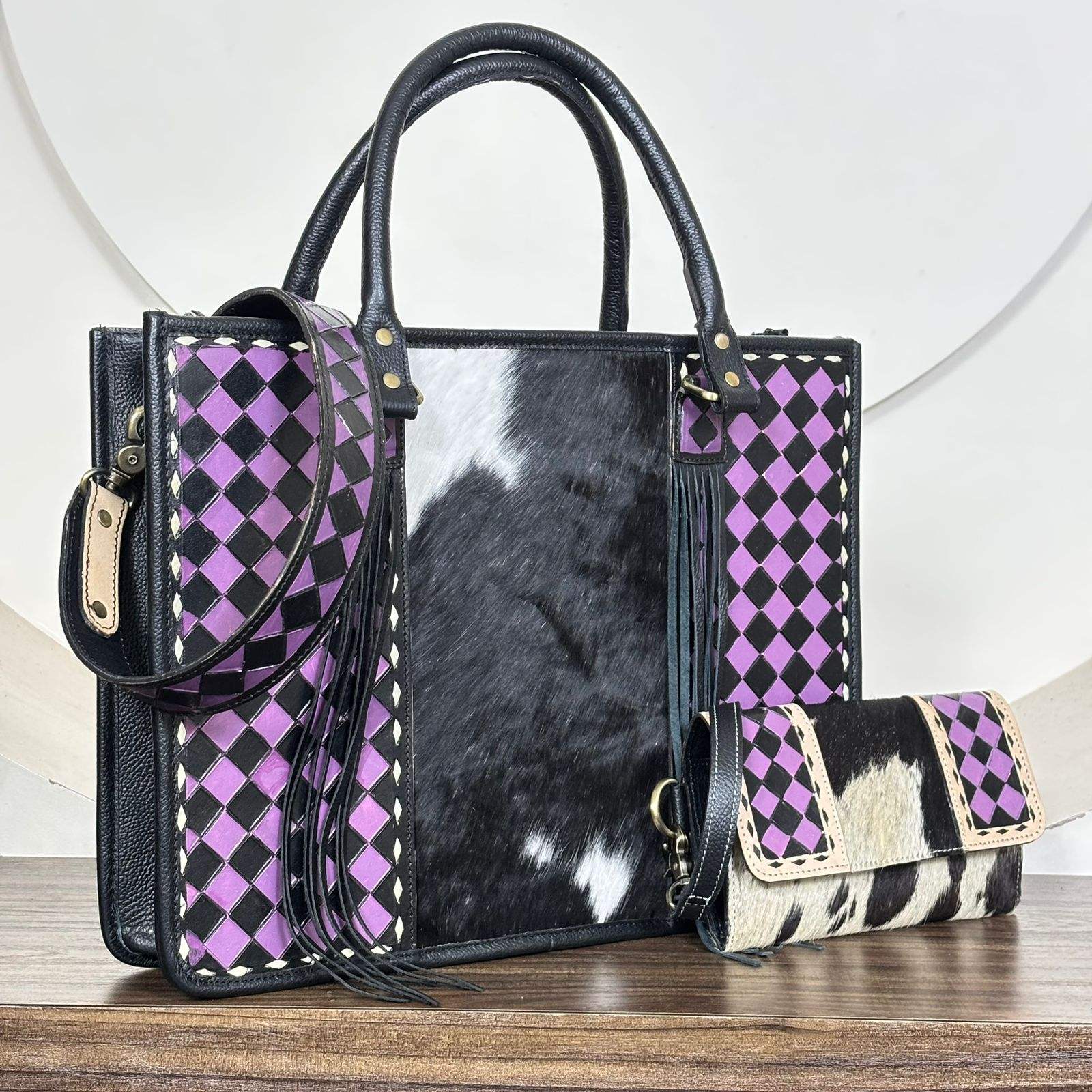 À carreaux violets et noirs