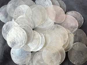 Disques de coquillages Capiz du Vietnam, matériau naturel pour bouquets de mariée, décorations de lieux de mariage, décoration de vêtements, rideaux suspendus et carillons - Product Image 5