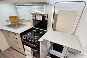 Autocaravana Nueva, Modelo C9214SL, Disponible en Fremantle - Product Image 5