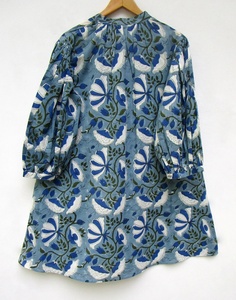 Mini robe en coton imprimé de fleurs bleues pour femmes, mini robe indienne à manches longues de style bohème, tissu en mousseline de soie tissé - Product Image 6