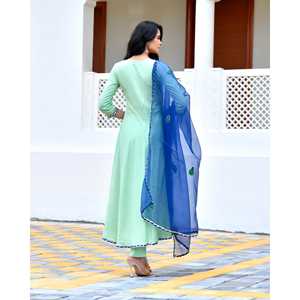 ชุดสัลวาร์ คามีซ ลายวาดมือแบบลำลองของมอเรปันค์ สีเขียวหมึก ผ้าเรยอน ไซส์ XS - Product Image 3