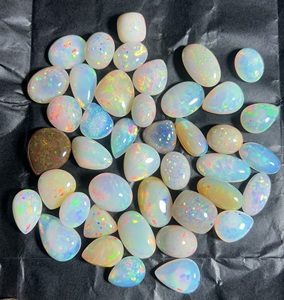 Opale naturelle de qualité supérieure Welo Cabochon 15-30mm |   Trimurti Gems |   Évaluation par une tierce partie |   Bijoux en gros - Product Image 3