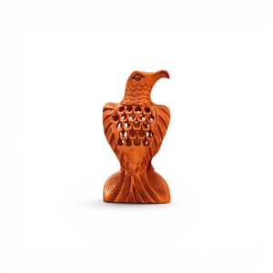 Figurine d'aigle en bois artisanale avec filet |   Statue d'aigle décorative en bois |   Décoration d'intérieur en bois sculpté à la main en forme d'oiseau - Product Image 2