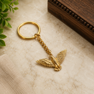 Porte-clés Aigle Antique en Laiton Fait Main, Breloque Aigle Volant en Métal Doré, Cadeau Souvenir - Product Image 1