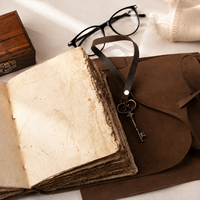 Cuaderno de cuero genuino de grano completo, vintage, hecho a mano, con tapas duras, encuadernación cosida, diario con bordes deshilachados, hojas sin rayas.