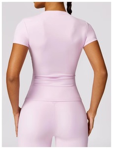 Camiseta Deportiva de Punto para Mujer, Color Morado Sólido, Corte Recortado, Manga Corta, Cuello Redondo, Ajuste Delgado, Secado Rápido, Venta al por Mayor OEM, Top de Moda Urbana - Product Image 4