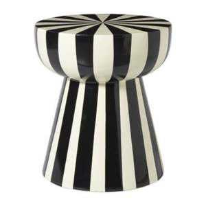 Mesa Auxiliar de Pedestal Metálico Color Macaron de Lujo Posmoderno, Taburete Decorativo de Hierro Acanalado, Mesa de Noche Art Deco con Diseño Floral - Product Image 4