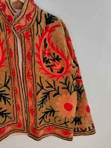 Chaqueta Bomber Corta de Invierno para Mujer, Reversible, Transpirable, Ecológica, con Bordado Suzani de Terciopelo - Product Image 4