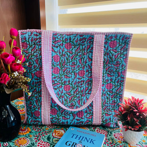 Bolso Tote de Algodón Hecho a Mano Ecológico para Uso Diario, Verde con Estampado de Bloques Rosa, Acolchado, para Viaje, Compras, con Cierre de Cremallera, Estilo Moderno - Product Image 1