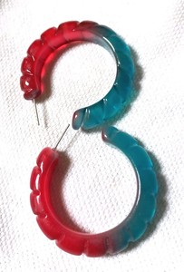 H a CRAFT Boucles d'oreilles classiques rondes en résine à clipser pour femme - Bijoux de fête faits à la main - Product Image 4
