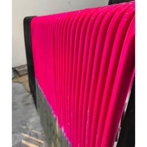 Palo de hockey sobre césped de compuesto de carbono diseñado para apoyar una técnica refinada, cambios rápidos de dirección y una sensación excepcional del balón. - Product Image 1